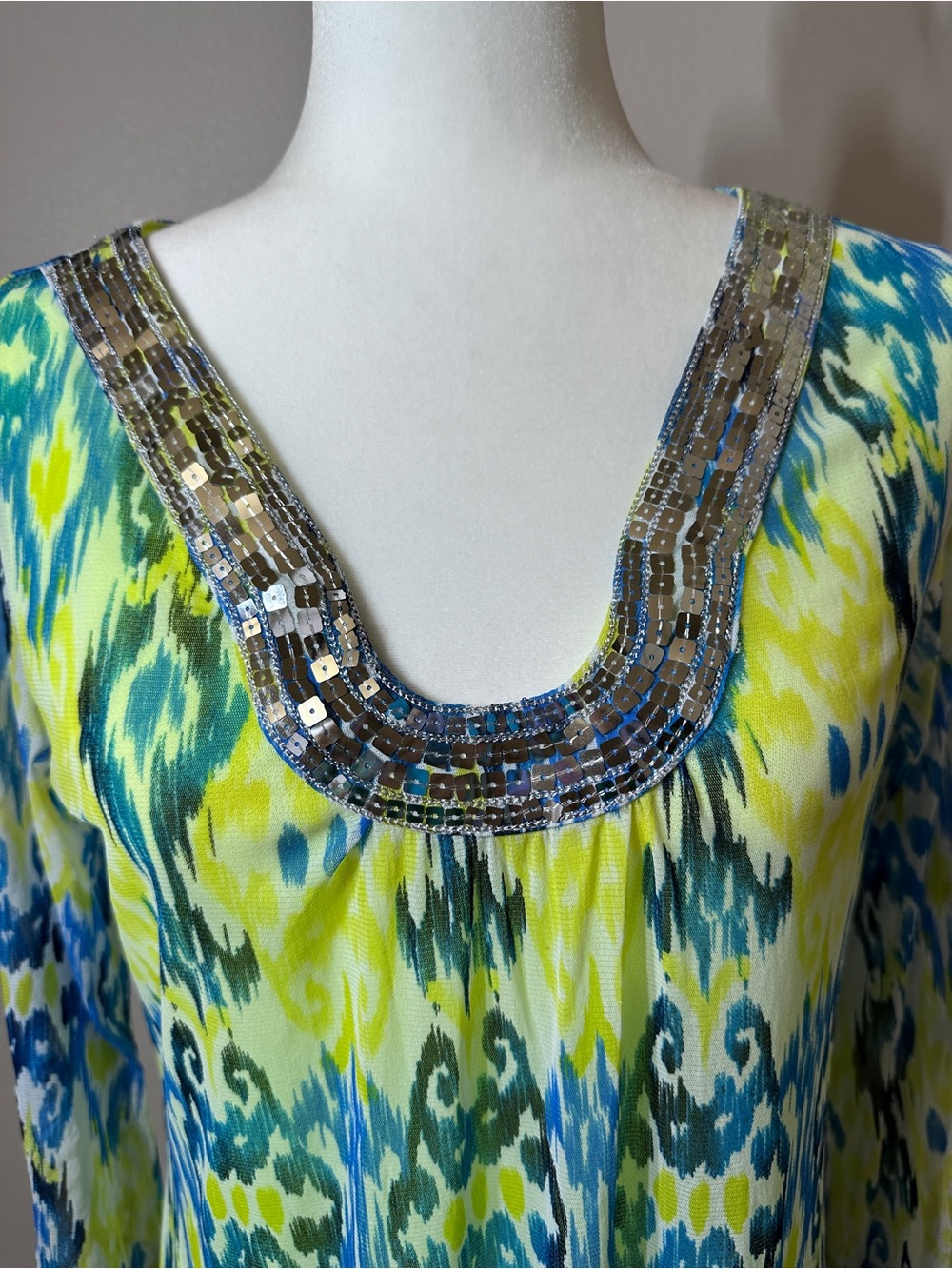 INC International Concepts Lime & Blue Printed Sequined V-Neck Caftan - Picture 4 of 7